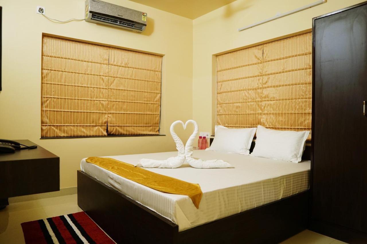 Hotel Rama Golden Root New Town Calcuta Exterior foto